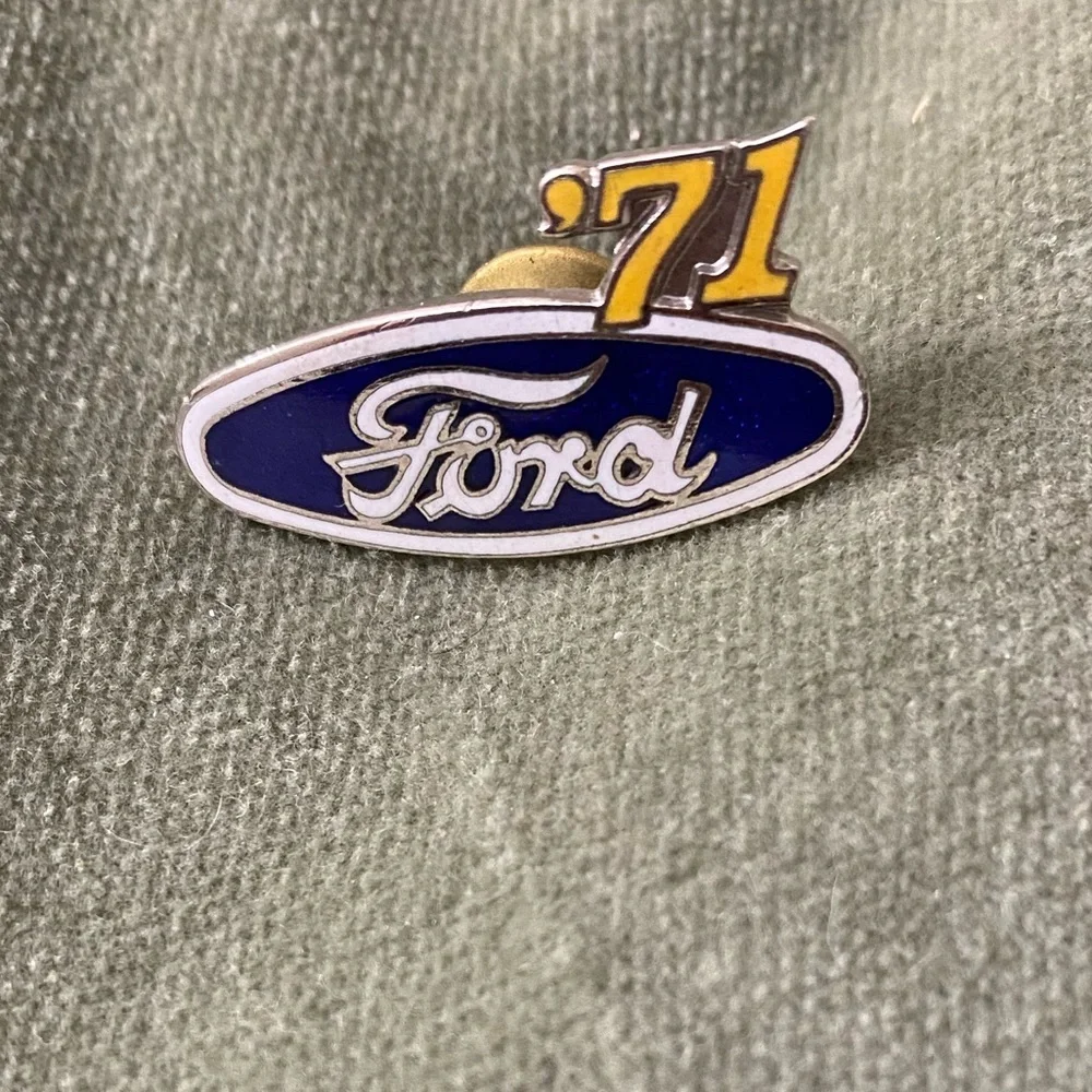 Ford 71 hat pin Goodyear tire and rubber co keychain 1985. #12